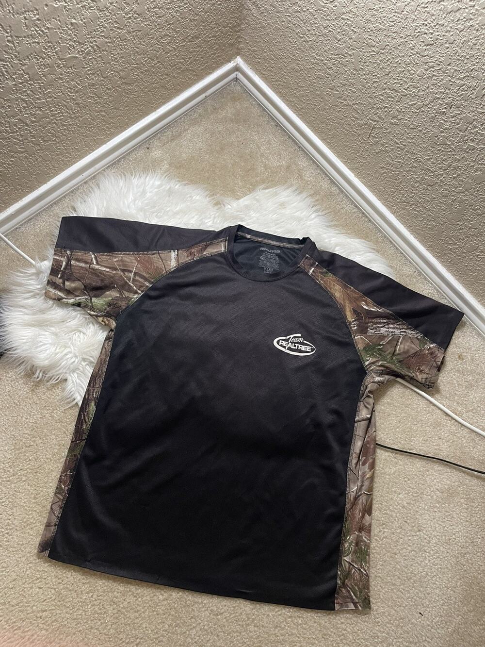 Realtree Team Realtree Men's Athletic T-Shirt XL Black Camo Stretch Crew Neck